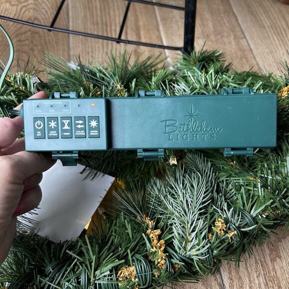 Bethlehem Lights 36" Prelit Swag w/ Color Flip LEDs Green Holiday Decor - Picture 10 of 12